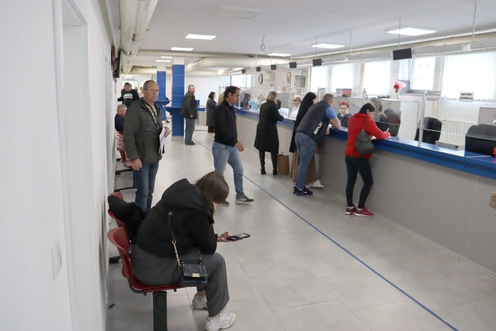 realizovan projekat “adaptacije i modernizacije javnih usluga građanima u gradskoj upravi grada tuzle”