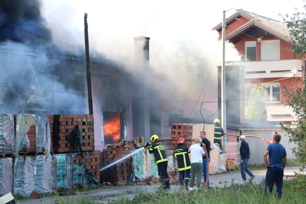 epilog današnjeg požara kod srebrenika: jedna osoba smrtno stradala,povrijeđena 4 vatrogasca