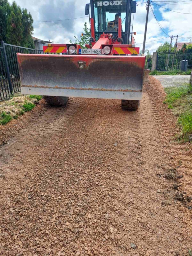 u mz solana izvode se radovi na sanaciji makadamskih puteva