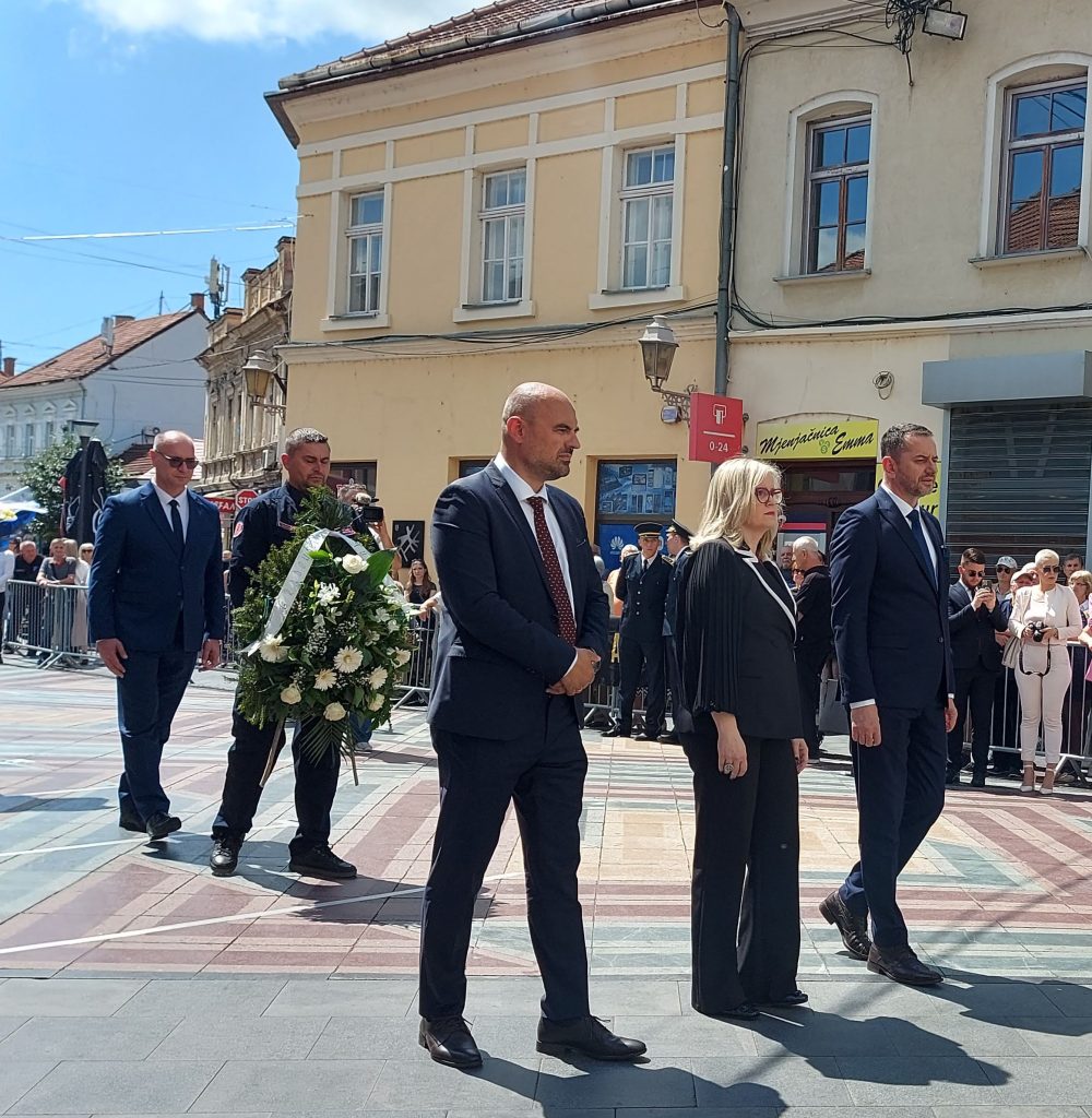 tuzla tuguje – obilježen 25. maj najtužniji dan u historiji tuzle