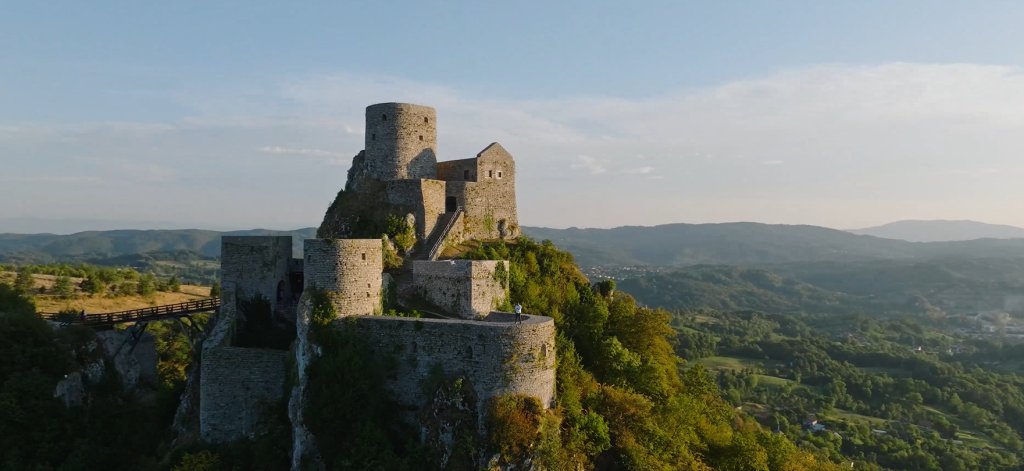 Tuzlanski kanton kroz oči svjetskog putnika Kristijana Iličića tuzlanski kanton kroz oči svjetskog putnika kristijana iličića