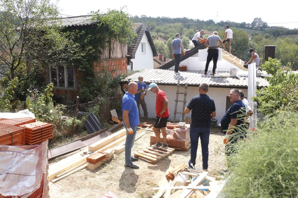 grad tuzla učestvovao u humanitarnoj akciji za borce iz gornje tuzle (foto)