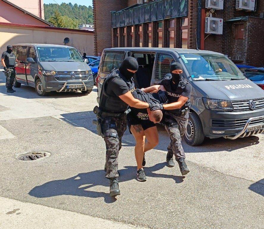 (foto)akcija uprave policije mup tk – izvršeni pretresi na 10 lokacija, 5 lica lišeno slobode