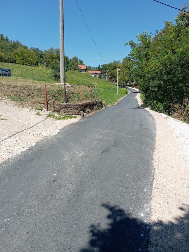 Završena sanacija puta u Ulici Uzeira Mehičića u Gornjoj Tuzli završena sanacija puta u ulici uzeira mehičića u gornjoj tuzli
