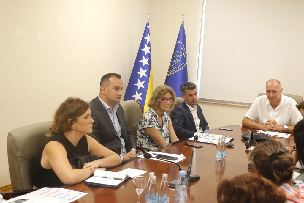 Gradonačelnik Tuzle primio predstavnike Republike Armenije i CRS-a gradonačelnik tuzle primio predstavnike republike armenije i crs-a