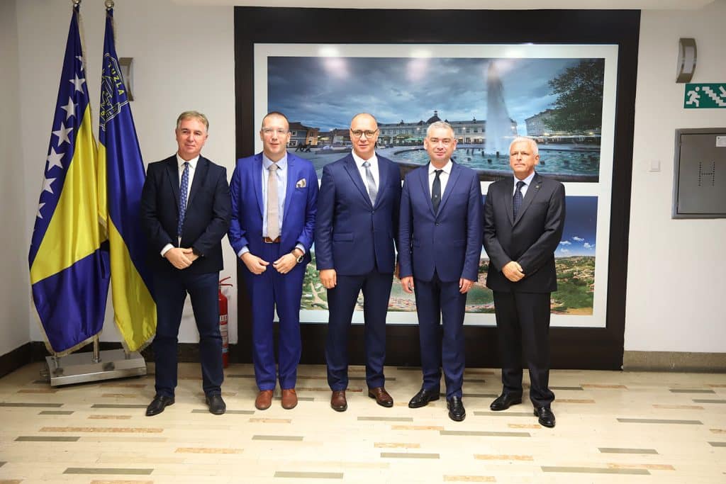 Gradonačelnik Tuzle sastao se sa županom Istarske županije gradonačelnik tuzle sastao se sa županom istarske županije