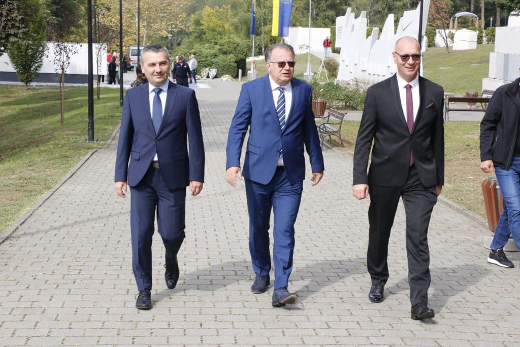 tuzla svečano obilježila 2. oktobar – dan oslobođenja, uz prisustvo brojnih zvaničnika i građana