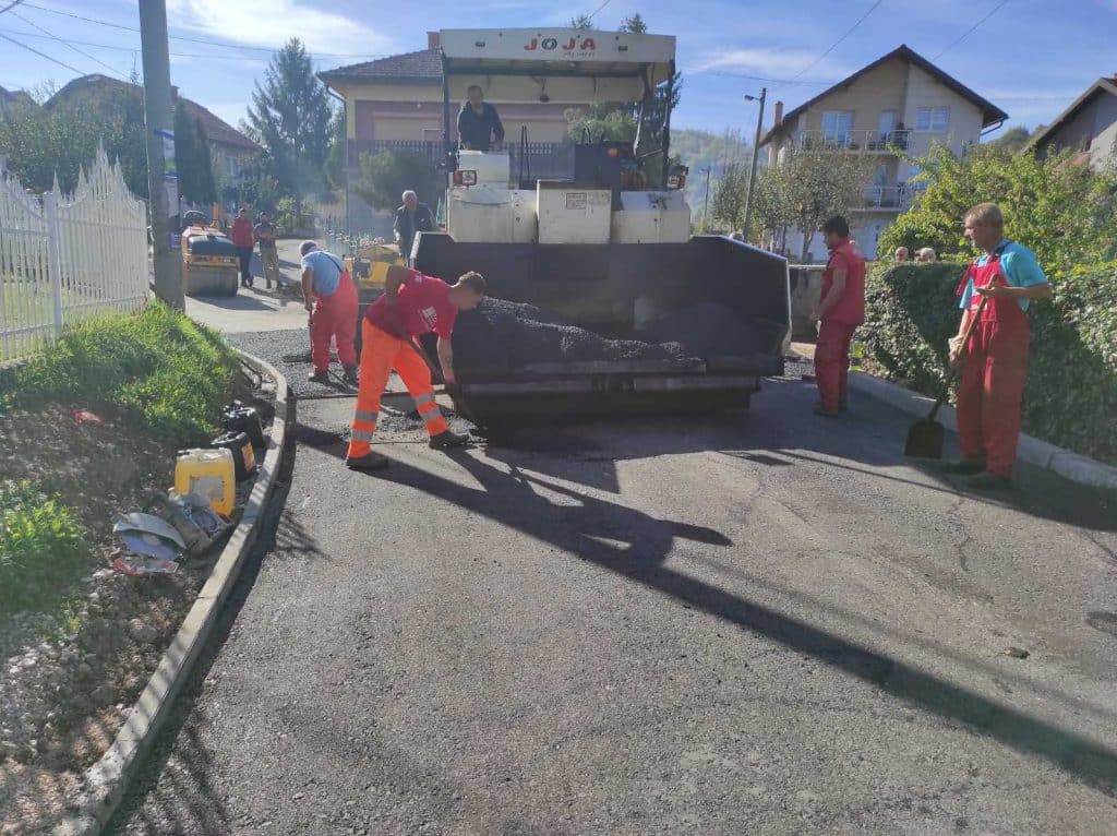 završeno asfaltiranje ulica u mjesnim zajednicama kreka i centar u tuzli