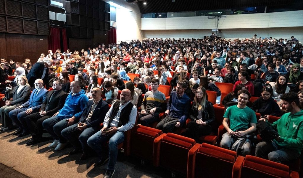 u tuzli otvoreni 5. “dani audio-vizuelnog naslijeđa i umjetnosti”, na prvoj projekciji više od 500 učenika