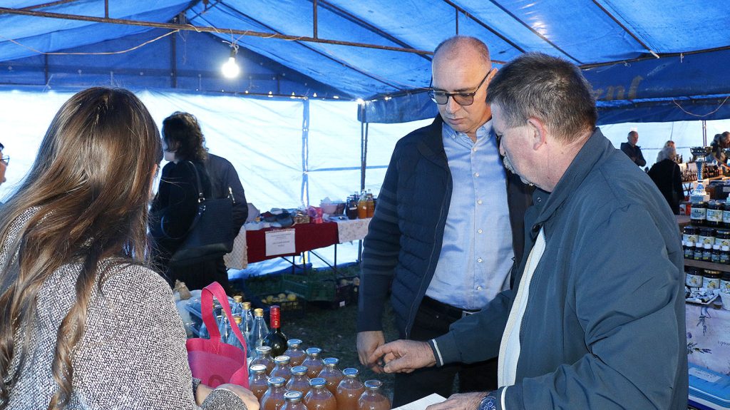 Gradonačelnik Lugavić otvorio 18. Međunarodni poljosajam u Breškama gradonačelnik lugavić otvorio 18. međunarodni poljosajam u breškama