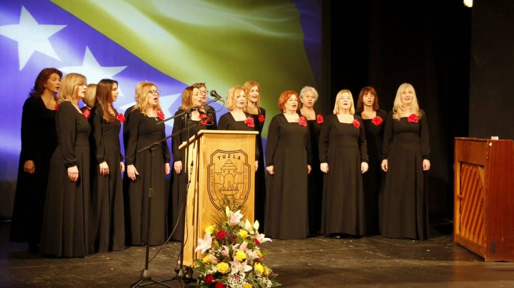 Grad Tuzla dostojanstveno obilježio Dan nezavisnosti – simbol zajedništva, slobode i budućnosti Bosne i Hercegovine Grad Tuzla dostojanstveno obilježio Dan nezavisnosti – simbol zajedništva, slobode i budućnosti Bosne i Hercegovine