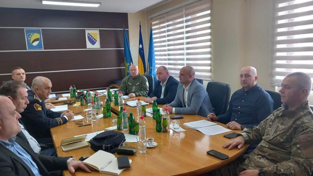 U MUP-u TK održan sastanak policijskih agencija BiH, usvojeni zajednički zaključci o ujednačenom postupanju na sportskim priredbama U MUP-u TK održan sastanak policijskih agencija BiH, usvojeni zajednički zaključci o ujednačenom postupanju na sportskim priredbama