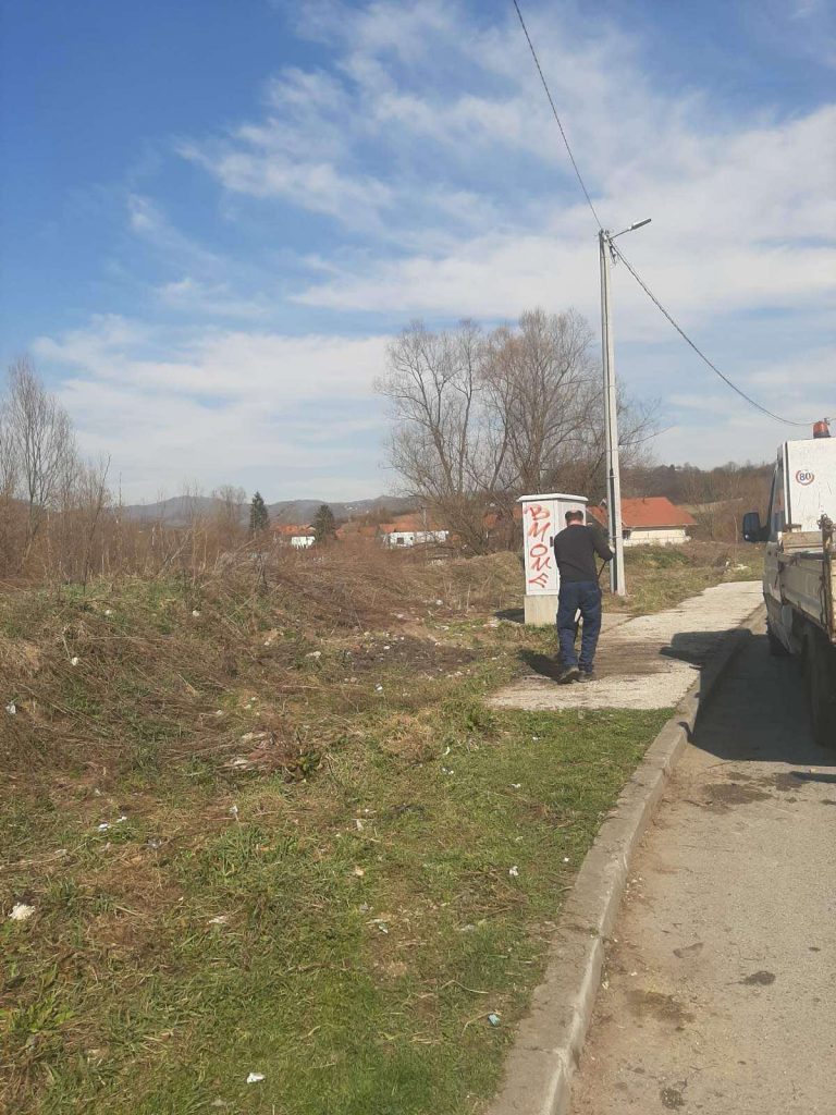 U Tuzli počele aktivnosti proljetnog čišćenja i uređenja javnih površina (FOTO) U Tuzli počele aktivnosti proljetnog čišćenja i uređenja javnih površina (FOTO)