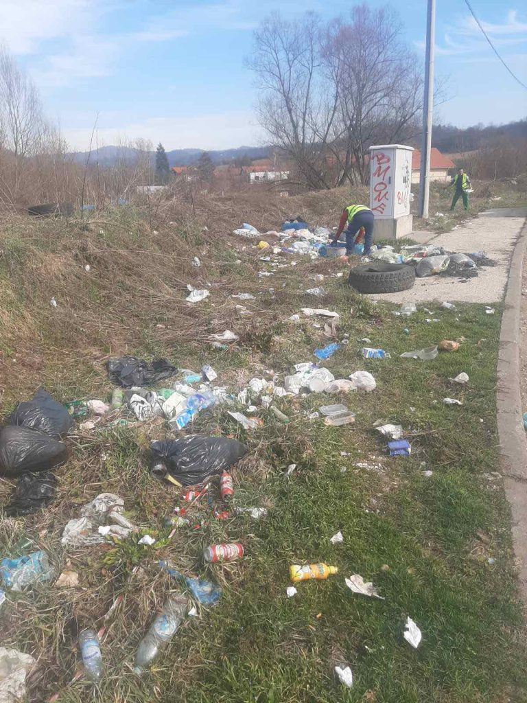 U Tuzli počele aktivnosti proljetnog čišćenja i uređenja javnih površina (FOTO) U Tuzli počele aktivnosti proljetnog čišćenja i uređenja javnih površina (FOTO)
