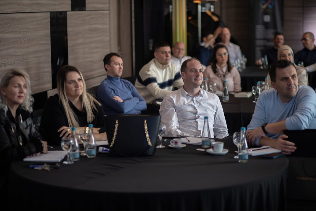 Održana PREMIUM SELLING konferencija sa Draganom Vojvodićem Sandlerom– dva dana vrhunskog prodajnog treninga u Sarajevu Održana PREMIUM SELLING konferencija sa Draganom Vojvodićem Sandlerom– dva dana vrhunskog prodajnog treninga u Sarajevu
