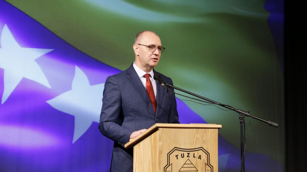 Tuzla obilježila 4. april – Dan kada je Tuzla stala u odbranu zajedničkog života (FOTO) Tuzla obilježila 4. april – Dan kada je Tuzla stala u odbranu zajedničkog života (FOTO)