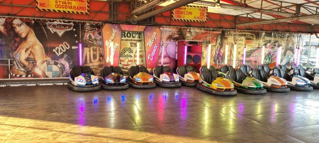 Luna park Europa u Živinicama ostavlja bez daha – morate vidjeti ove atrakcije! (FOTO)